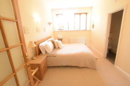 3 bedroom apartment to rent - Photo 5