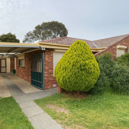 Charming 3-Bedroom Home for Rent in Dandenong North - Photo 5