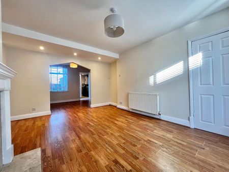 2 bedroom terraced house to rent - Photo 3