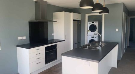 WESTPORT - 3 BEDROOM WITH APPLIANCES - Photo 3