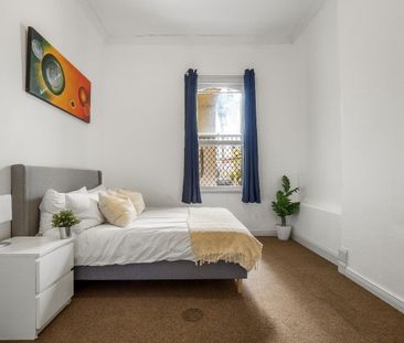 Redfern - Photo 3