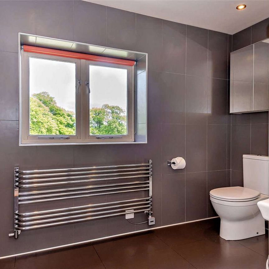 A delightful four bedroom family home located in the popular village of Ashwell. - Photo 1