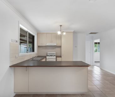 17 Grevillea Place, Pakenham VIC 3810 - House For Rent | Domain - Photo 3