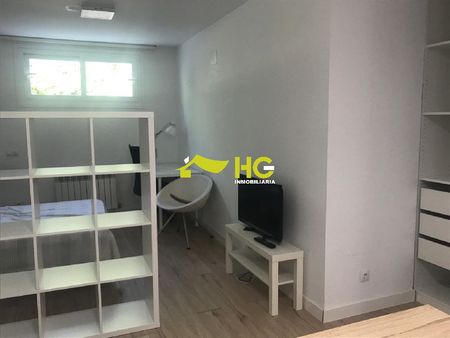 Alquiler Estudio en Urbanización - El Bosque, Villaviciosa De Odón - Photo 3
