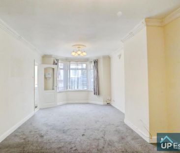 2 bedroom end of terrace house to rent - Photo 3