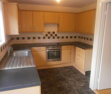 3 bedroom terraced house to rent - Photo 6