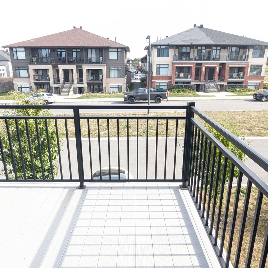 For Lease - 76 Franchise Private, Kanata, Ontario - Photo 1