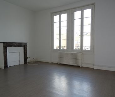 Location Appartement 2 pièces 47m² ORLEANS 45000 - Photo 2