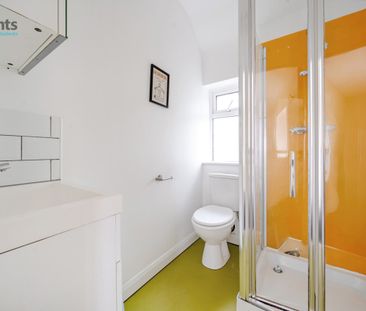 6 bedroom semi-detached house to rent - Photo 1