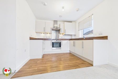 Lime Tree Court, Hardwicke, Gloucester - Photo 4