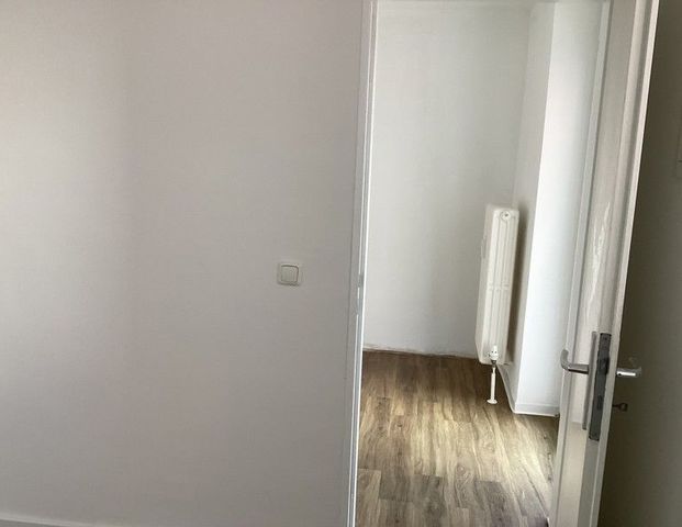 Aufgepasst: 1,5 Zimmerwohnung mit Balkon ! - Foto 1