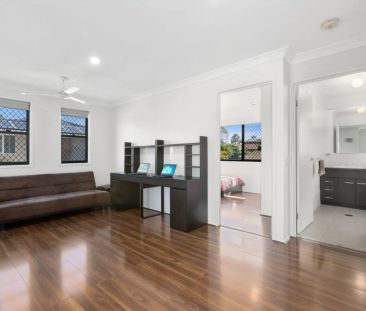 Spacious Family Home with Views and Breeze! Stretton School Catchment - Photo 1