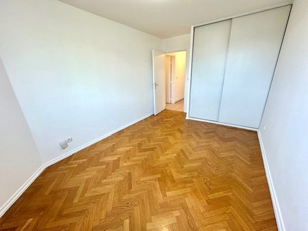 Location Appartement 5 pièces 112m² BRON 69500 - Photo 3