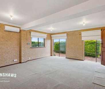 Huge Multi-Gen Family Haven - Photo 5