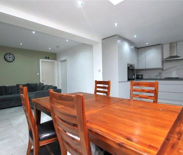 6 bedroom semi-detached house to rent - Photo 2