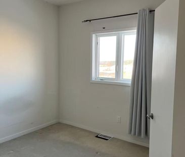 For Lease - 280 Elyse Court, Aurora, Ontario - Photo 4