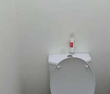 3 bedroom spacious house - Photo 2