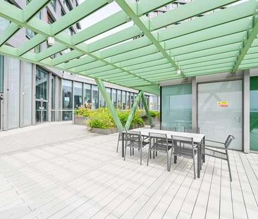 Skylark Point, Stratford, E20 - Photo 1