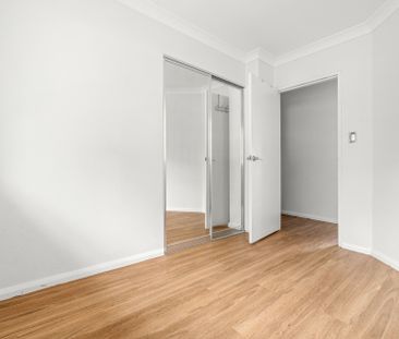 Apartment With Breath Taking Water Views! - Photo 3