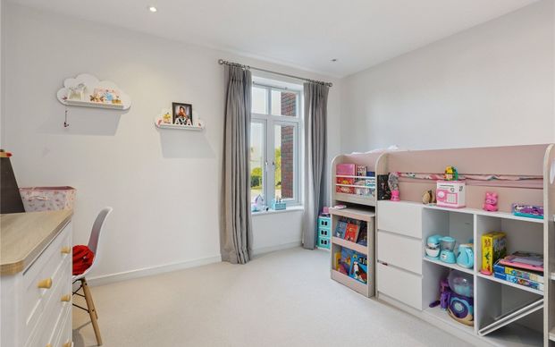 Thames Street, Weybridge, Surrey, KT13 - Photo 1