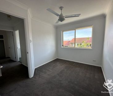 Beautiful 3 bedroom and 2 bathroom townhouse - Photo 2