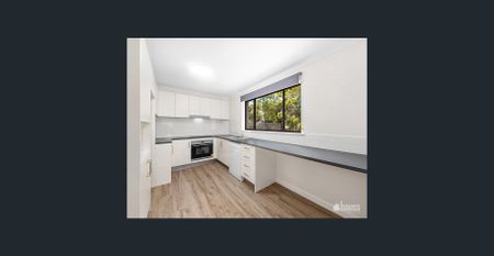 Modern 2 Bedroom Apartment - Photo 5