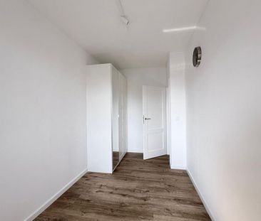 2024 rok, GOCŁAW, 3 pok. + komórka +2x garaż 50.63 m² - Photo 4