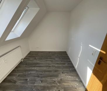 Helle, geräumige 3-ZKB-Balkonwohnung in der 3. Etage in der Südstad... - Foto 1