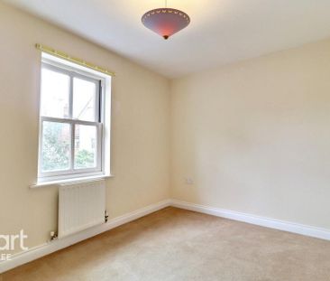 5 bedroom detached house to rent - Photo 4