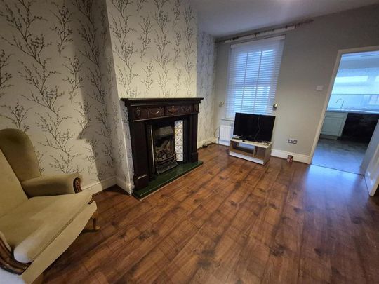 2 bedroom terraced house to rent - Photo 1