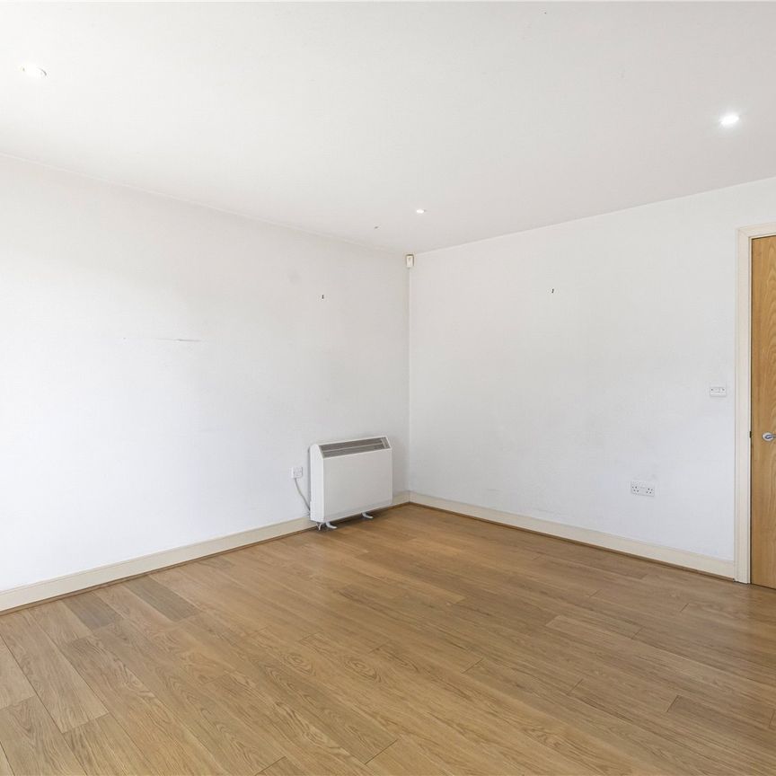 Mount Pleasant Lane, Clapton, Hackney, E5 9EW - Photo 1