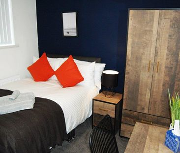 6 bedroom terraced house to rent - Photo 3