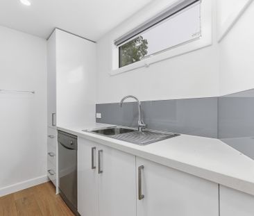 11/4 Albert Avenue, Oakleigh VIC 3166 - Townhouse For Rent | Domain - Photo 3