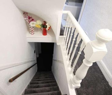 Knowle Avenue, Burley, Leeds, LS4 - Photo 1