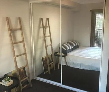 Alexandria - Photo 2