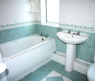 West Farm Road, Wallsend, Tyne And Wear, NE28 - Photo 2