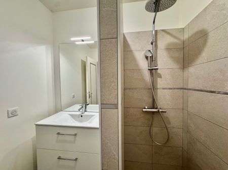 REZ-DE-JARDIN - HYPER CENTRE - PROCHE GARE - Photo 4