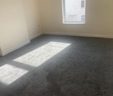 2 bedroom end of terrace house to rent - Photo 6