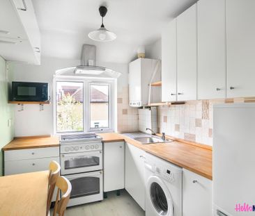 Braund Avenue - Photo 4