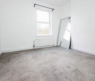 2 bedroom semi-detached house to rent - Photo 2