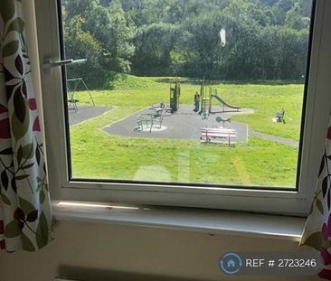 1 bedroom in a flat share to rent - Photo 2