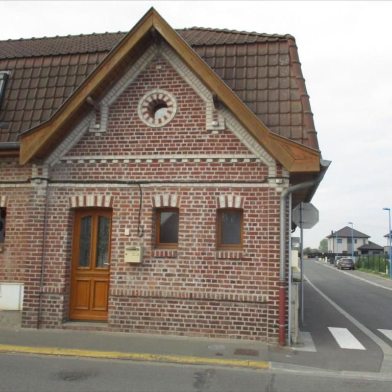 allennes-les-Marais, maison 67m2 en duplex, 2 chambres, pas de jardin, pas de garage.863€, dispo 20/ - Photo 1