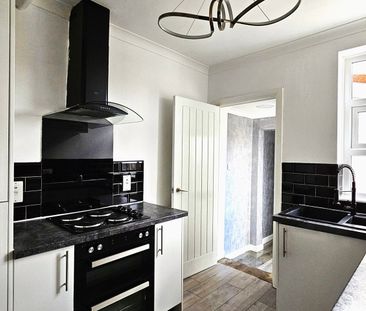 4 Bed Terraced House, Brislington Hill, BS4 - Photo 3