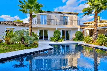 Maison à louer Mougins, Cote d'Azur, France7 500 EUR / Mois - Photo 2