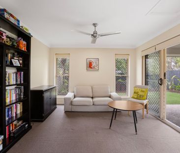 Spacious Family Living in the Heart of Birtinya! - Photo 3