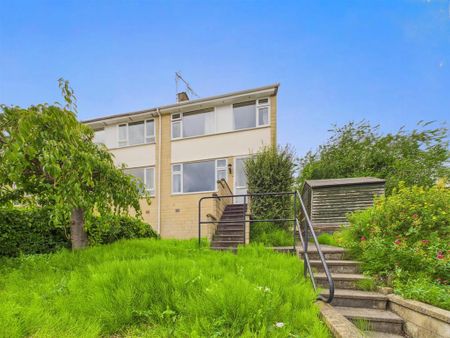 4 bedroom end of terrace house to rent - Photo 3