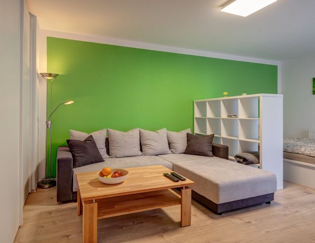 Near Goetheplatz: newly furnished 1.5-room period apartment - Foto 1