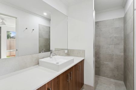 Stylish home Offering Space, Comfort and Convenience - Photo 5