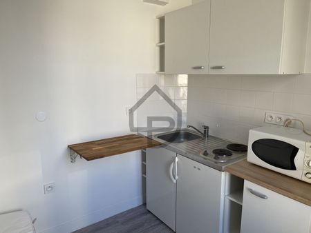 STUDIO MEUBLE DE 12 M² - Photo 2