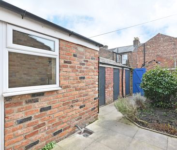 2 bedroom terraced house to rent - Photo 2